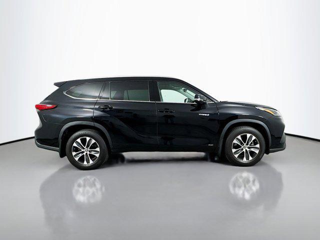 used 2021 Toyota Highlander Hybrid car, priced at $38,977
