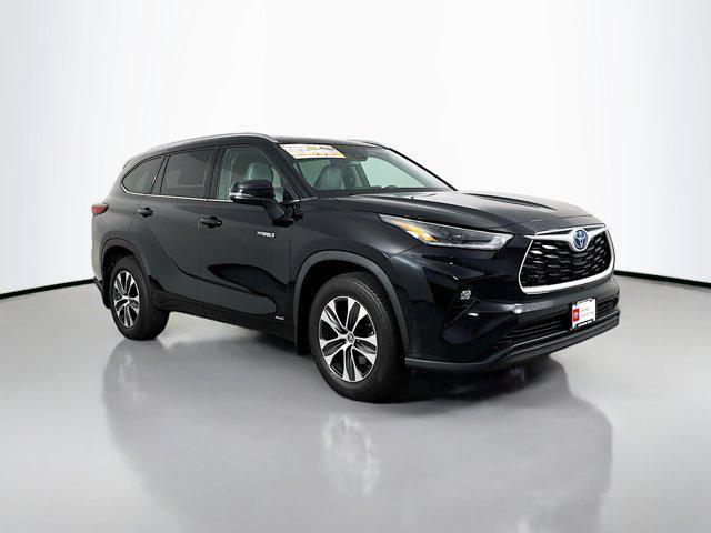 used 2021 Toyota Highlander Hybrid car, priced at $38,977