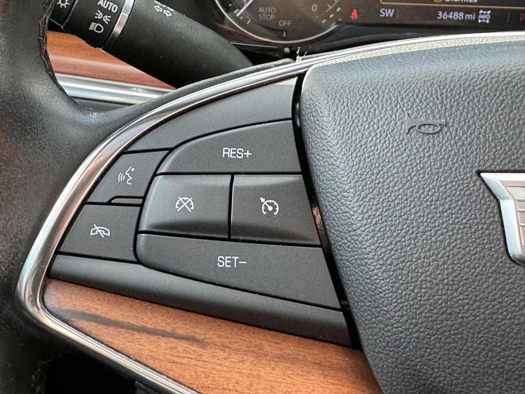 used 2021 Cadillac XT5 car, priced at $31,900