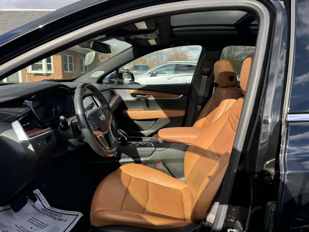 used 2021 Cadillac XT5 car, priced at $31,900