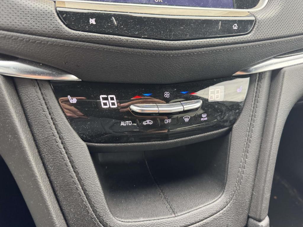 used 2023 Cadillac XT5 car, priced at $35,900