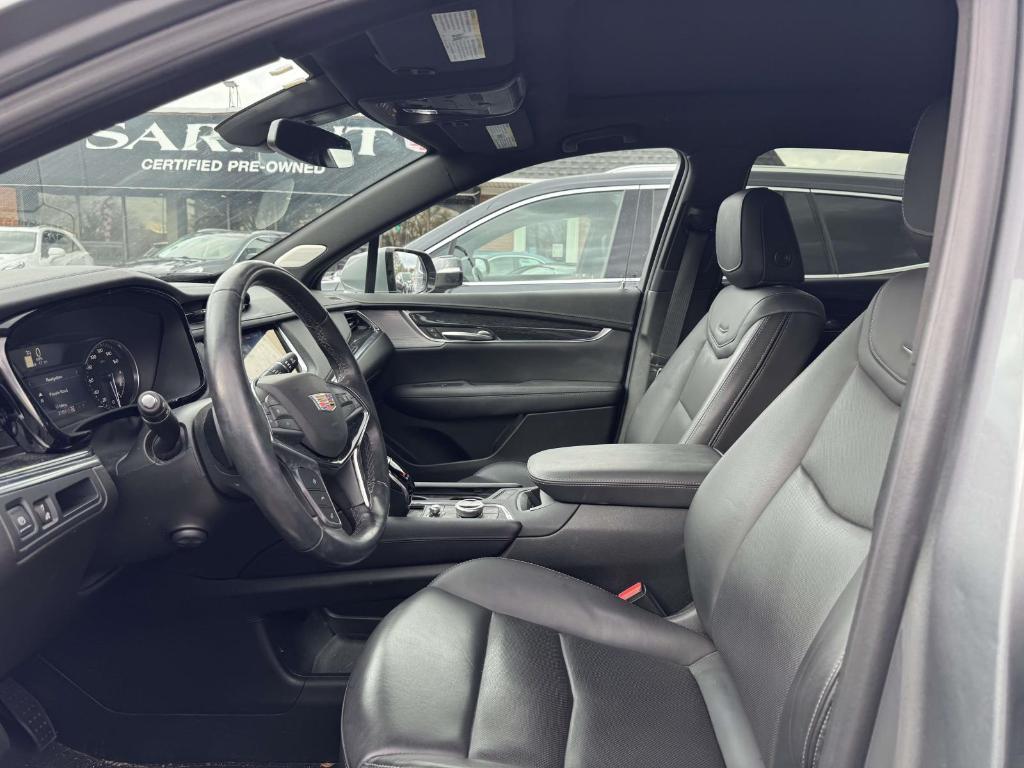 used 2023 Cadillac XT5 car, priced at $35,900