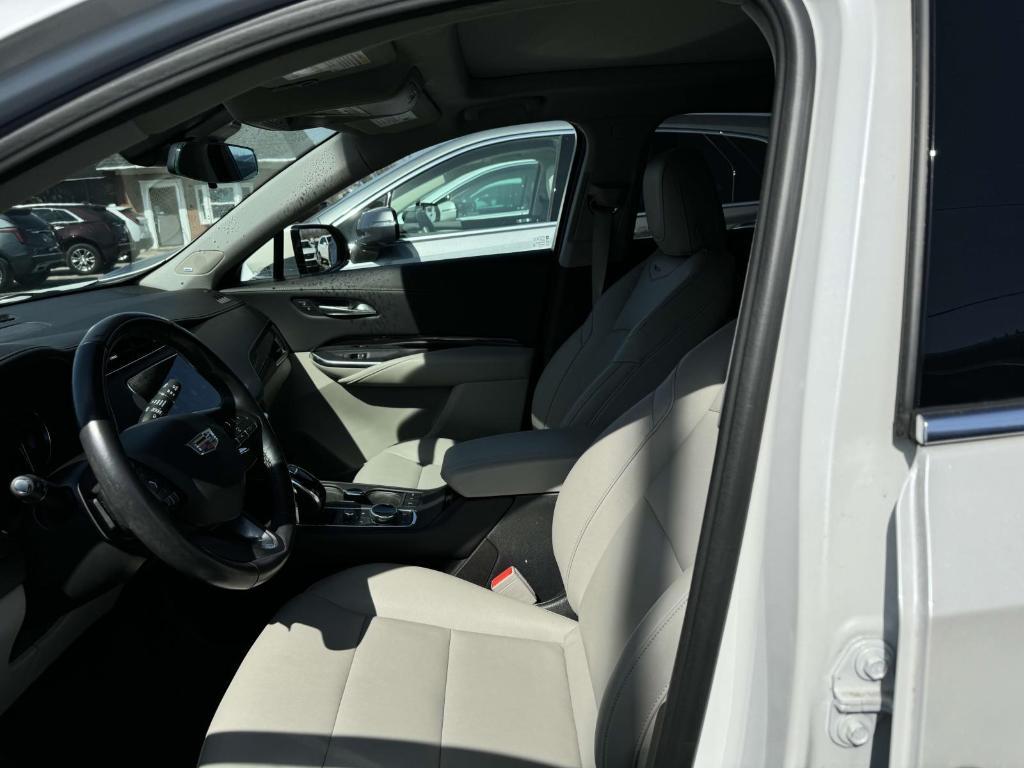 used 2021 Cadillac XT4 car, priced at $26,900