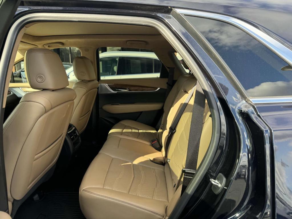 used 2021 Cadillac XT5 car, priced at $37,900