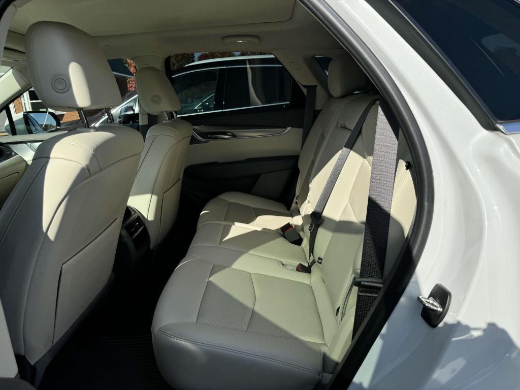 used 2021 Cadillac XT5 car, priced at $33,900