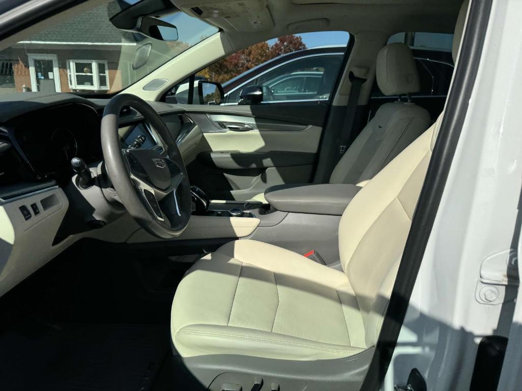 used 2021 Cadillac XT5 car, priced at $33,900