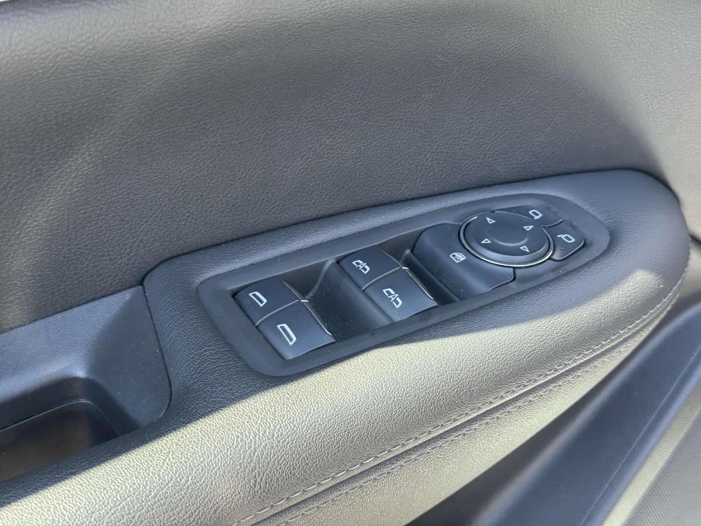 used 2024 Cadillac XT5 car, priced at $38,900
