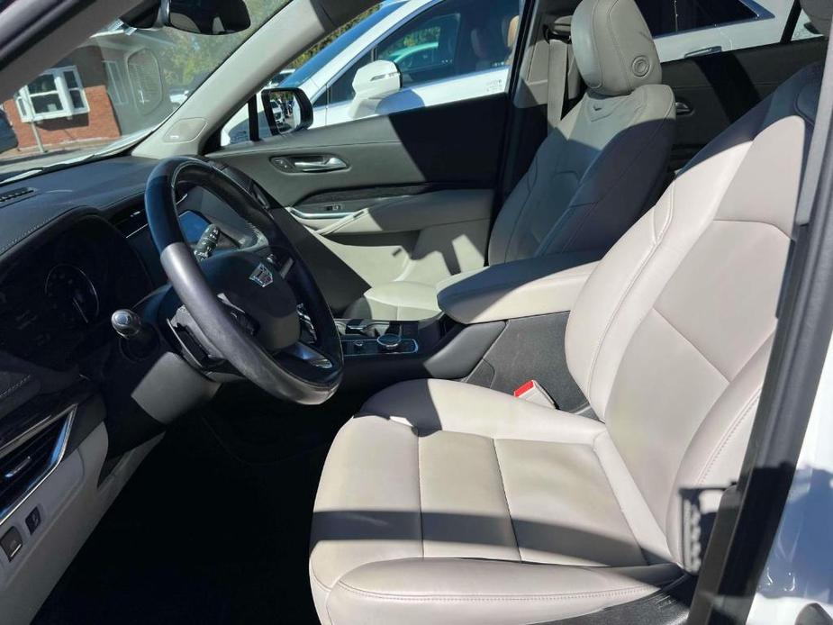 used 2021 Cadillac XT4 car, priced at $29,900