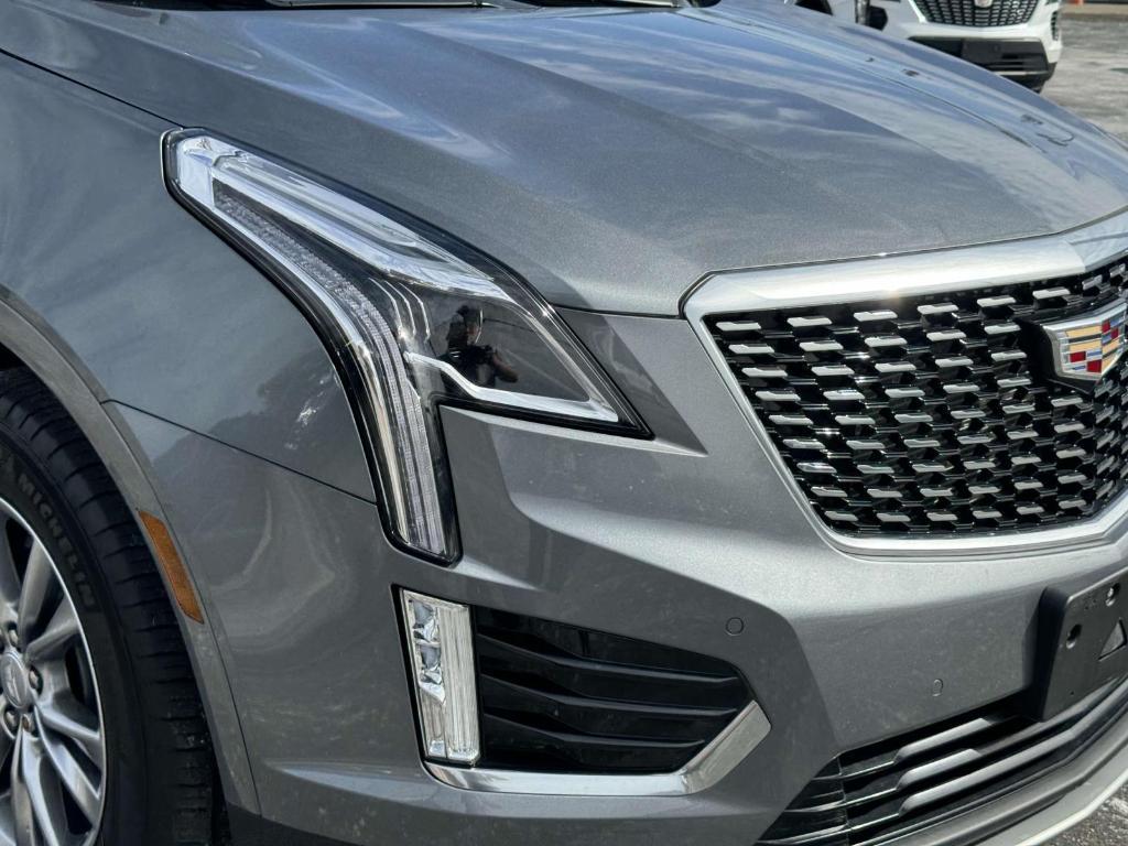 used 2022 Cadillac XT5 car, priced at $35,900