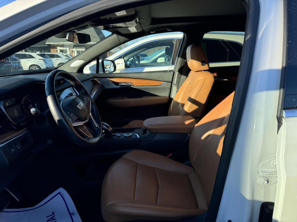 used 2022 Cadillac XT5 car, priced at $33,900