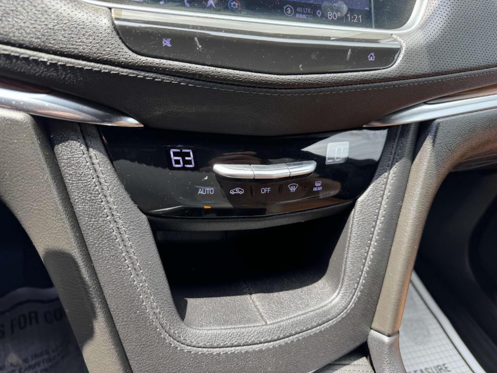 used 2022 Cadillac XT5 car, priced at $35,900