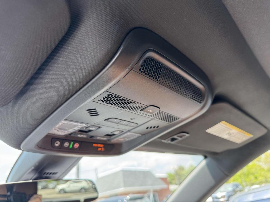 used 2022 Cadillac XT5 car, priced at $35,900