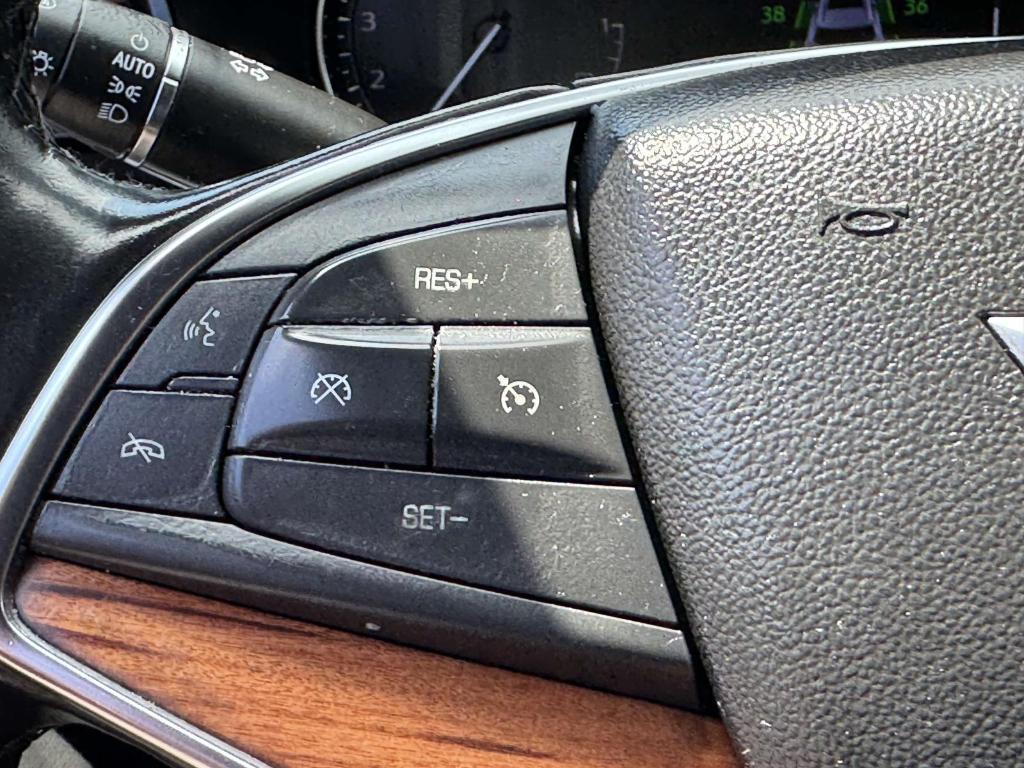 used 2022 Cadillac XT5 car, priced at $35,900