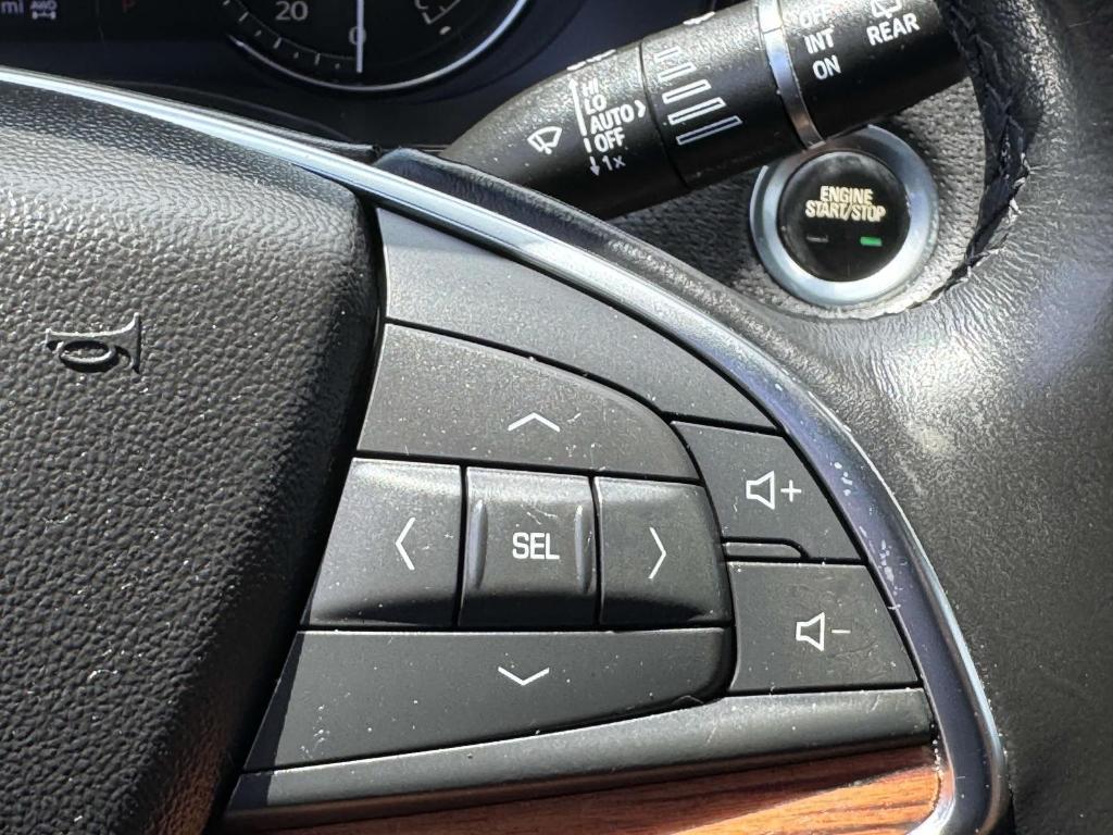 used 2022 Cadillac XT5 car, priced at $35,900
