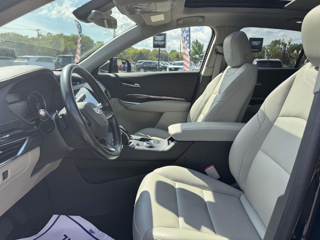 used 2023 Cadillac XT4 car, priced at $30,900