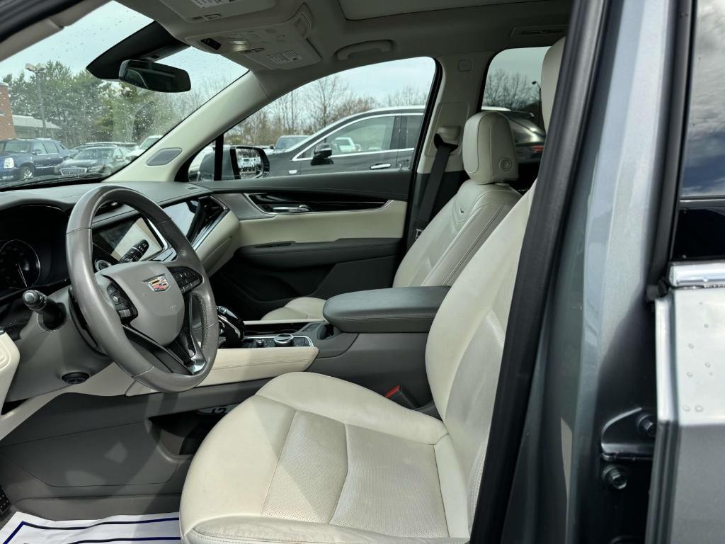 used 2023 Cadillac XT6 car, priced at $37,900