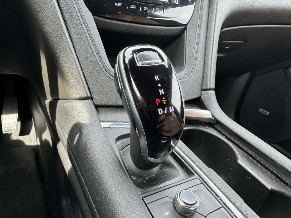used 2022 Cadillac XT5 car, priced at $34,900