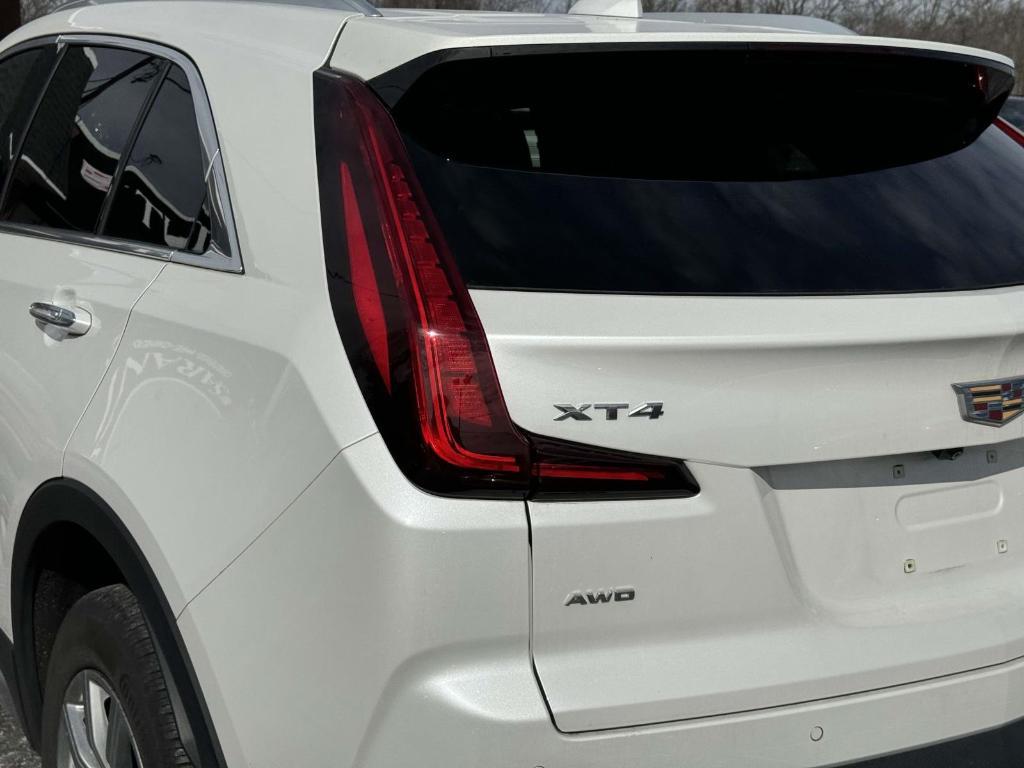 used 2021 Cadillac XT4 car, priced at $29,900