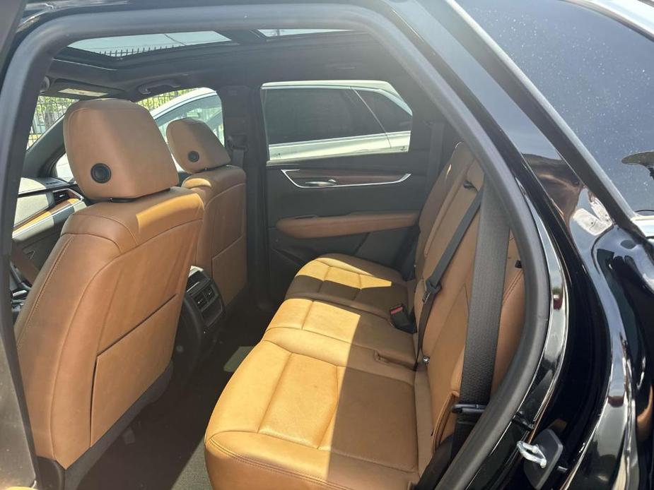 used 2021 Cadillac XT5 car, priced at $35,900