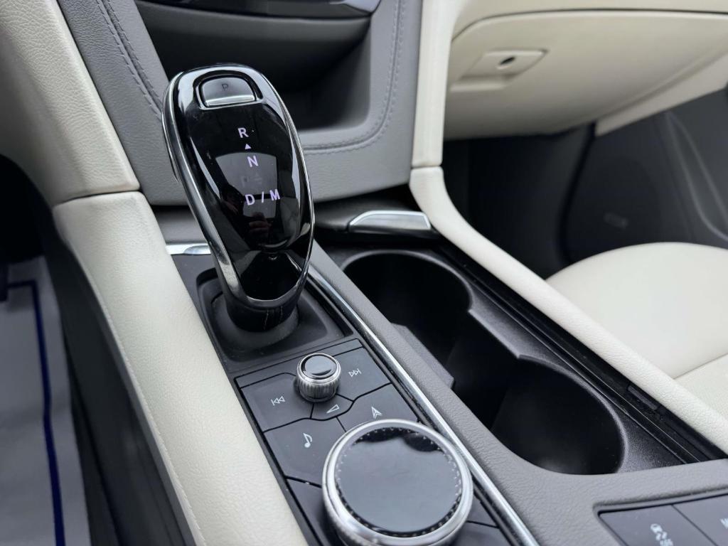 used 2023 Cadillac XT5 car, priced at $38,900