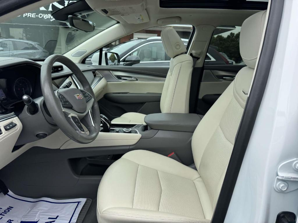 used 2023 Cadillac XT5 car, priced at $38,900
