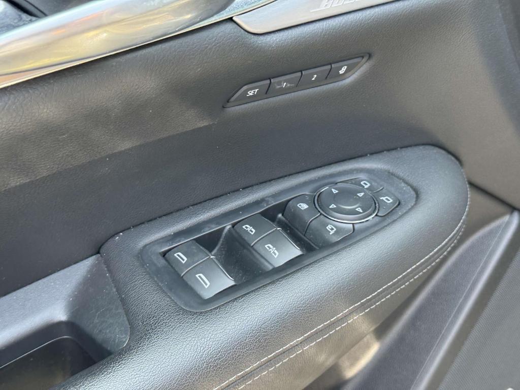 used 2022 Cadillac XT5 car, priced at $35,900