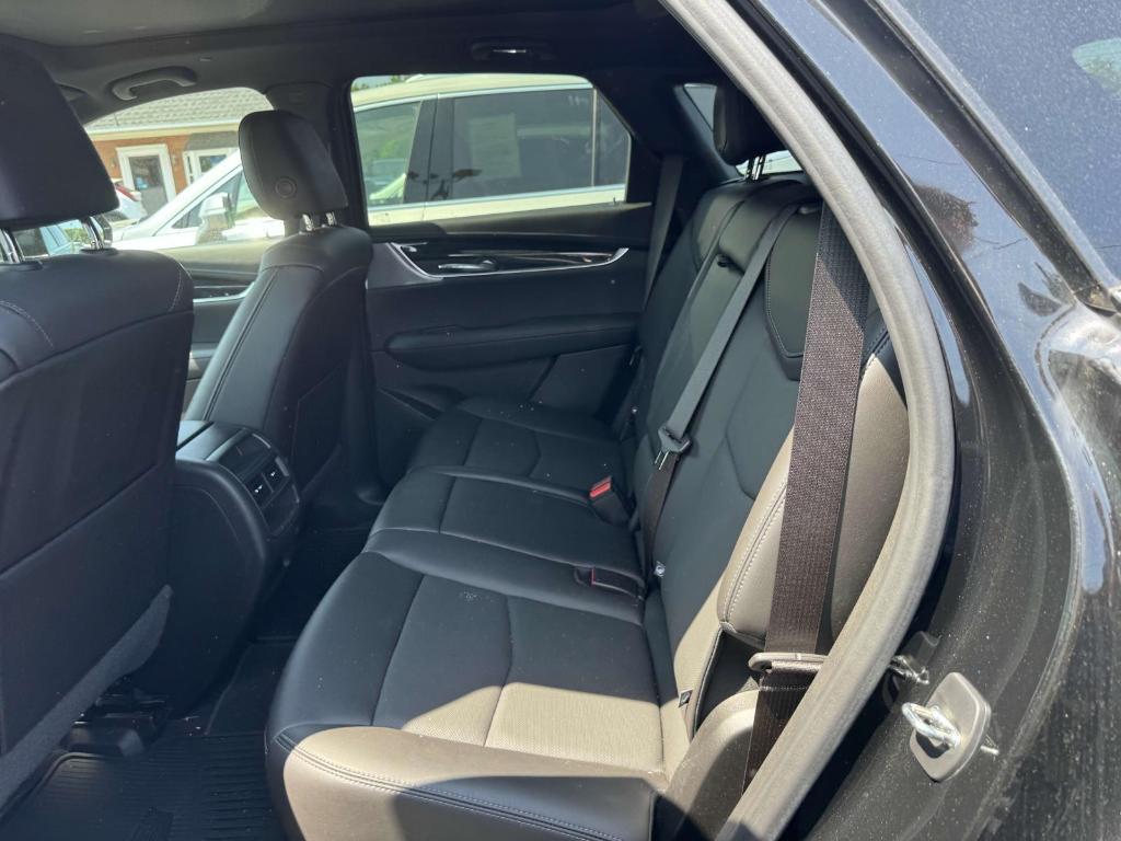 used 2022 Cadillac XT5 car, priced at $35,900
