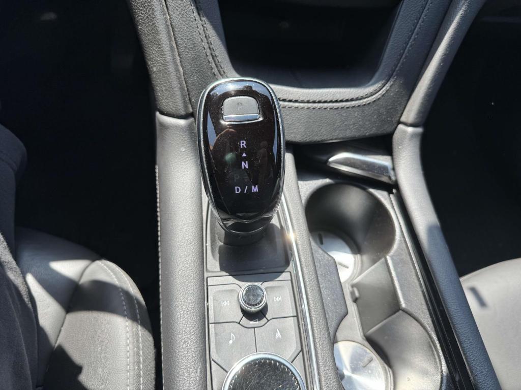 used 2022 Cadillac XT5 car, priced at $35,900