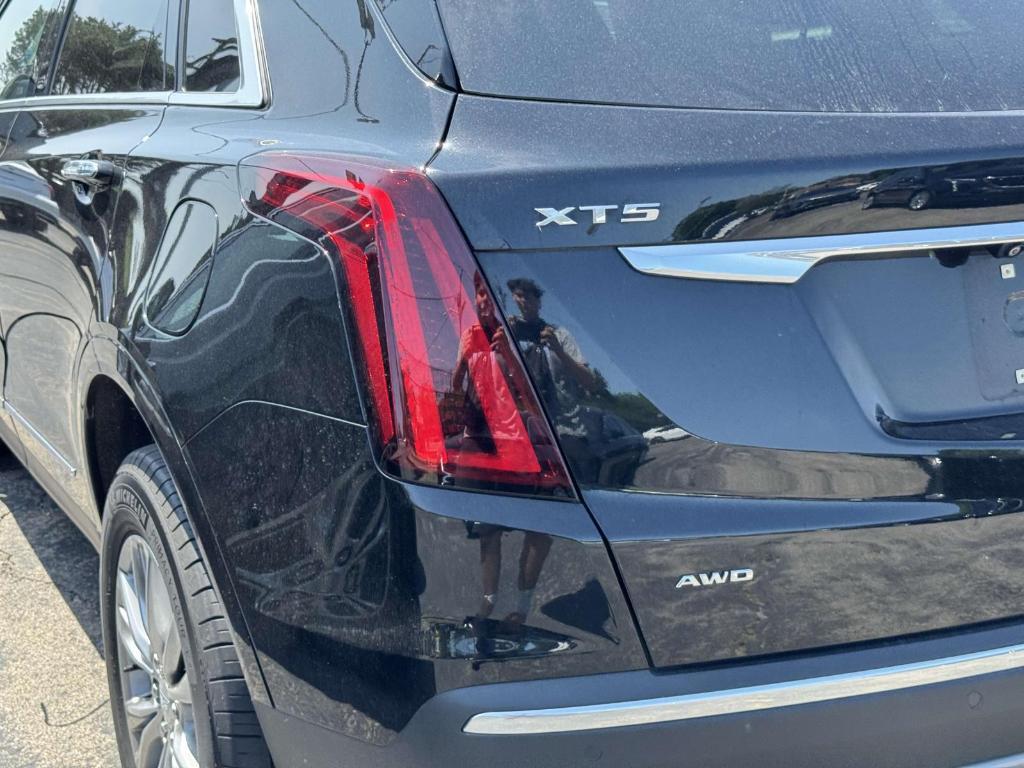 used 2022 Cadillac XT5 car, priced at $35,900