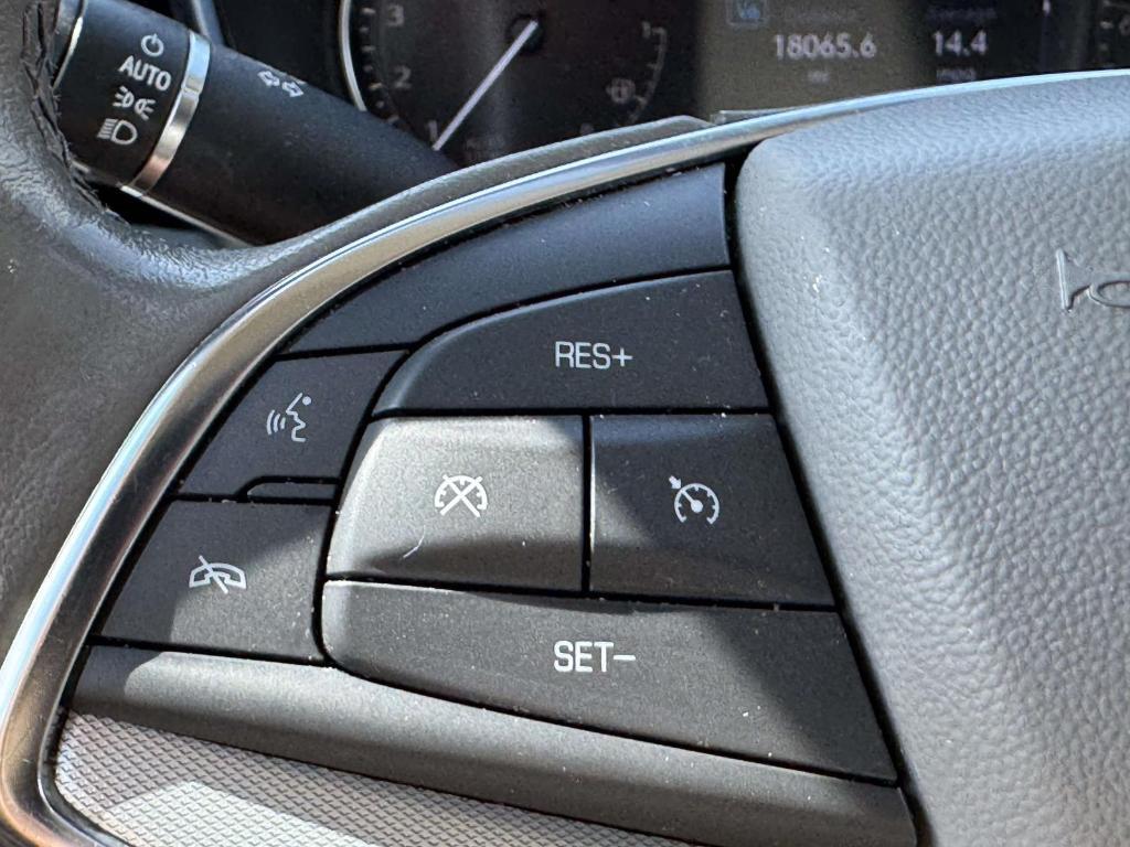 used 2022 Cadillac XT5 car, priced at $32,900