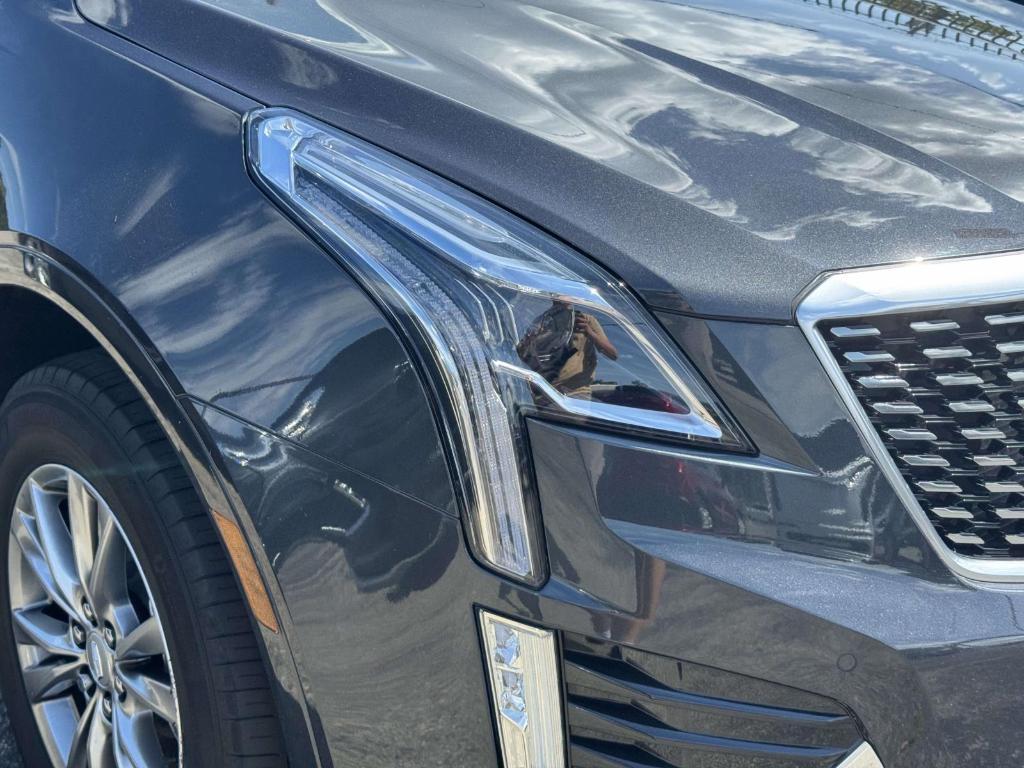 used 2022 Cadillac XT5 car, priced at $32,900