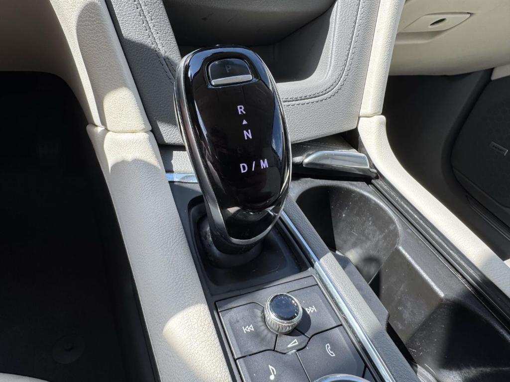 used 2022 Cadillac XT5 car, priced at $32,900