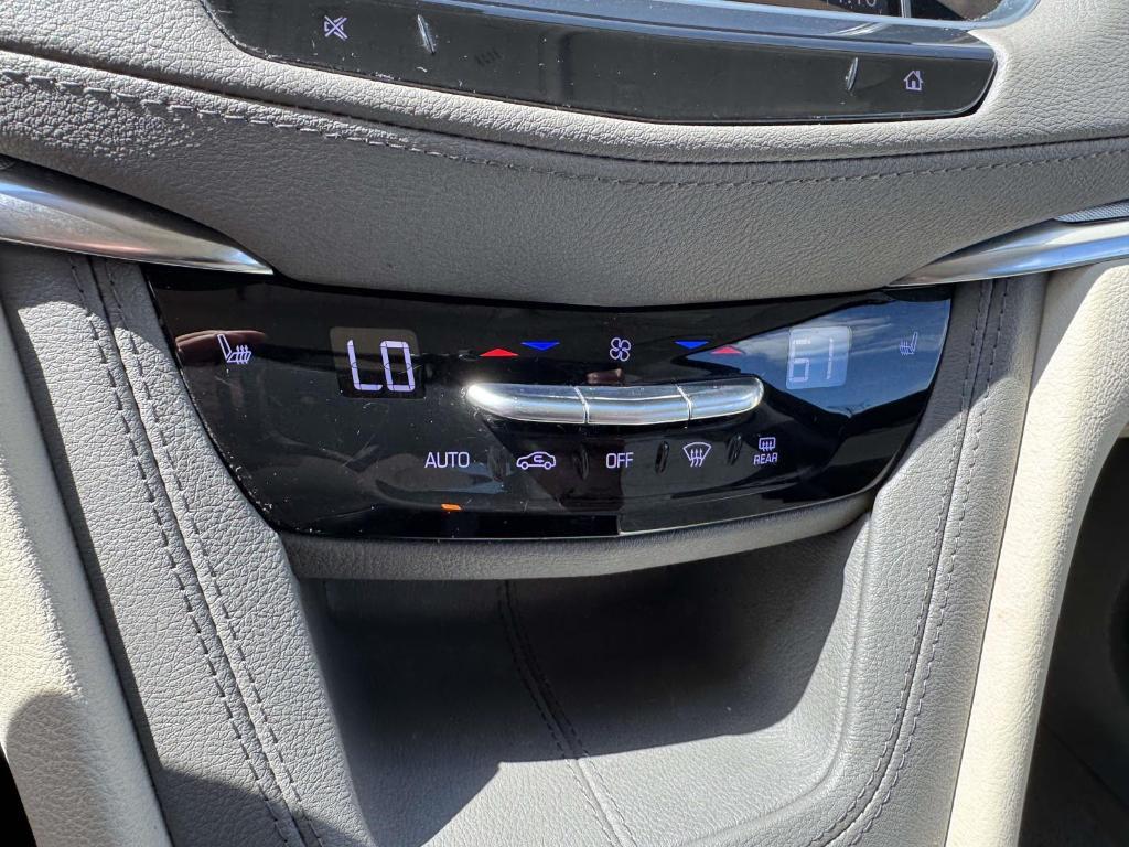 used 2022 Cadillac XT5 car, priced at $32,900