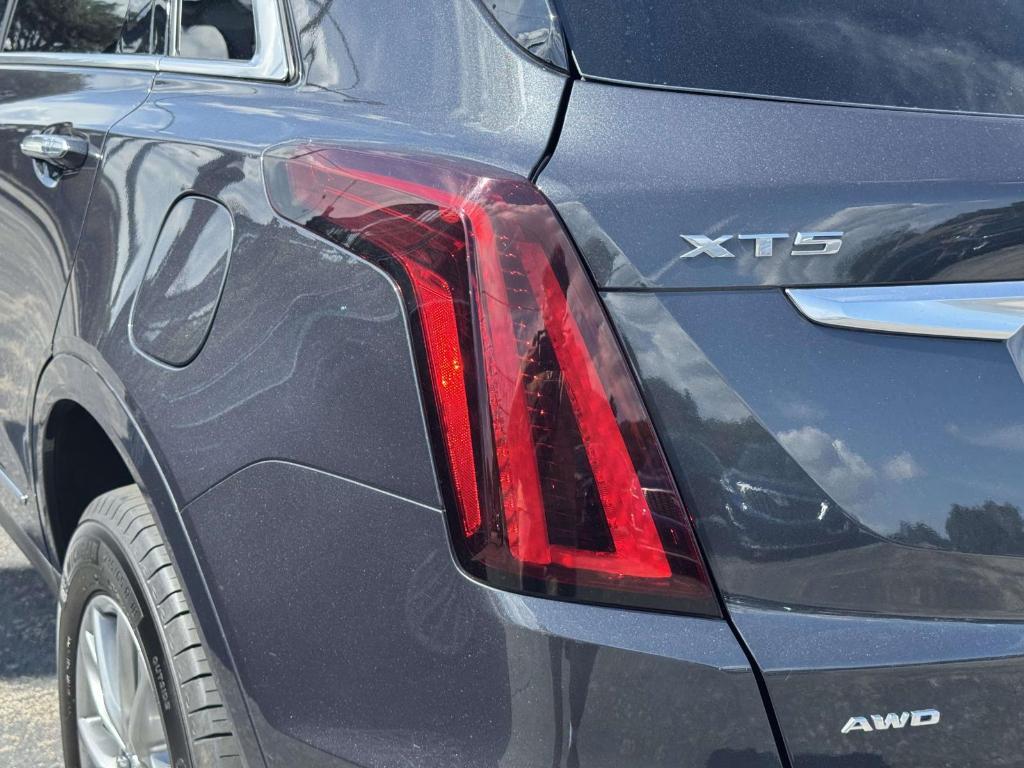 used 2022 Cadillac XT5 car, priced at $32,900