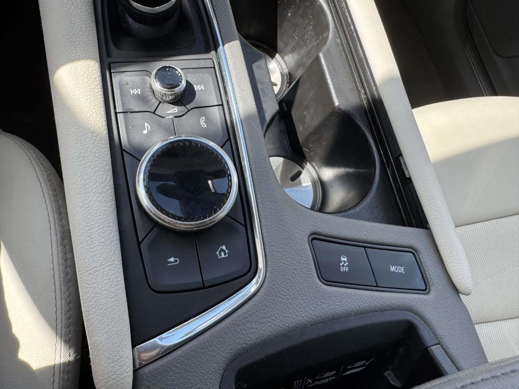 used 2022 Cadillac XT5 car, priced at $32,900