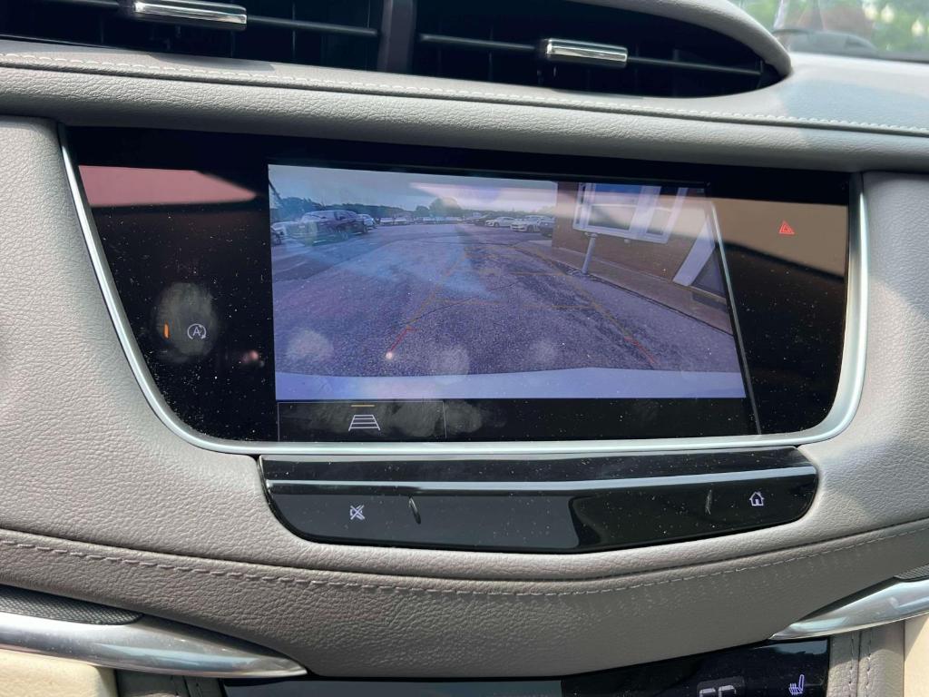used 2022 Cadillac XT5 car, priced at $31,900