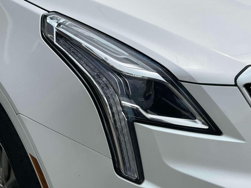 used 2022 Cadillac XT5 car, priced at $31,900