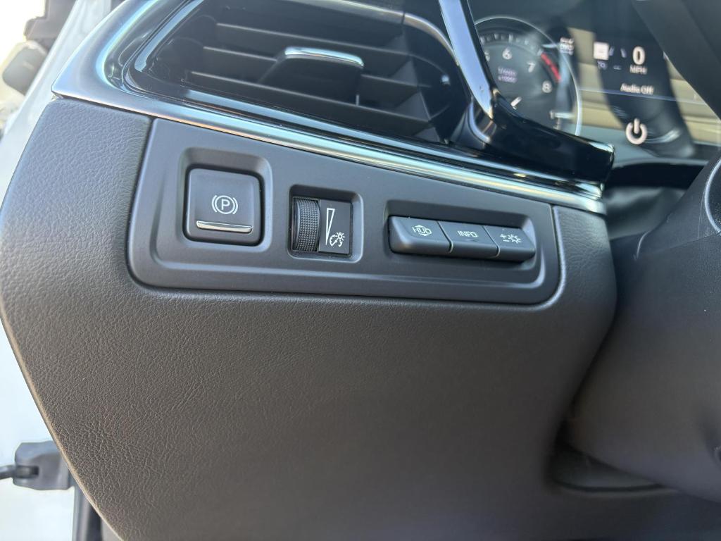 used 2022 Cadillac XT6 car, priced at $38,900