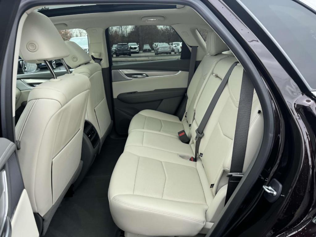 used 2021 Cadillac XT5 car, priced at $34,900