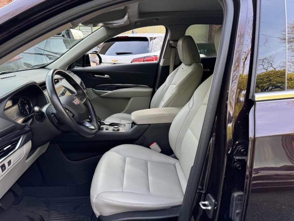 used 2021 Cadillac XT4 car, priced at $25,900