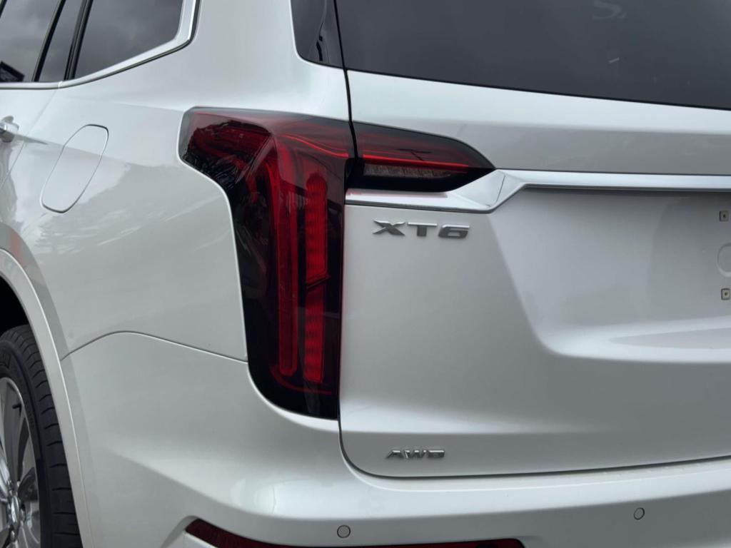used 2022 Cadillac XT6 car