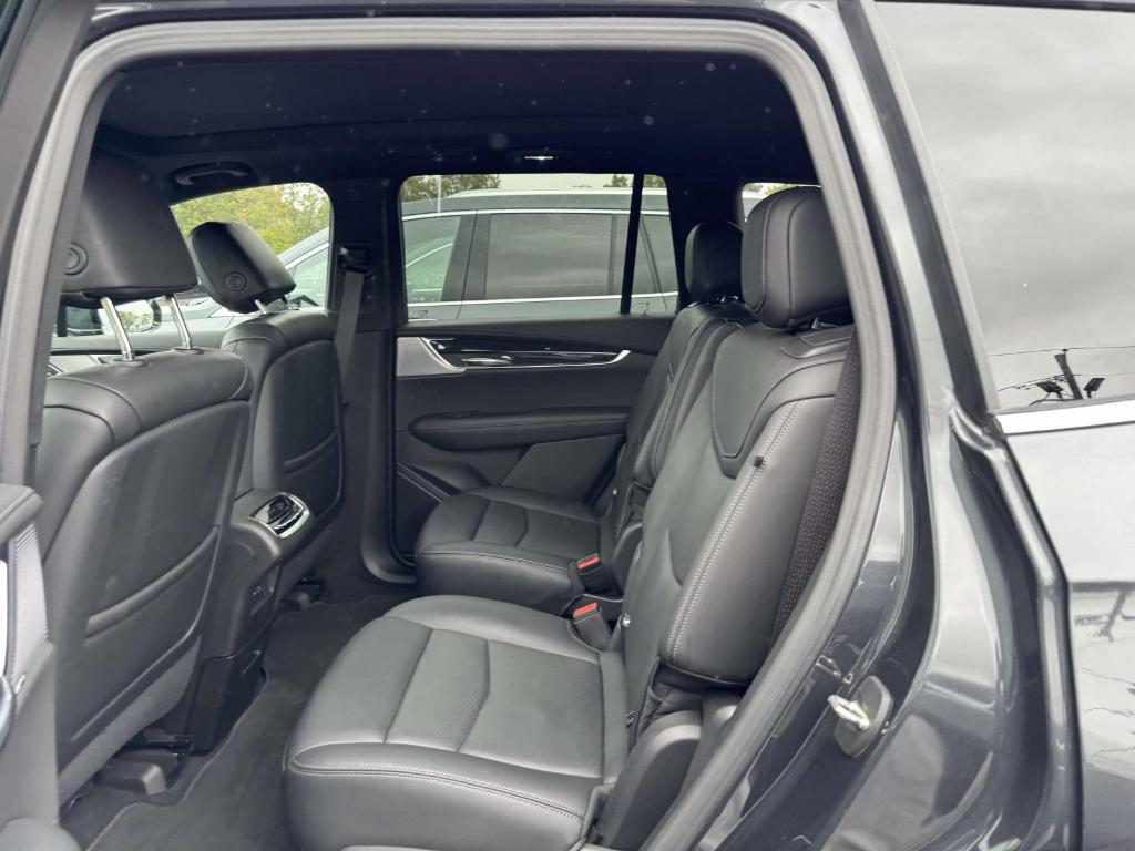 used 2022 Cadillac XT6 car, priced at $36,900