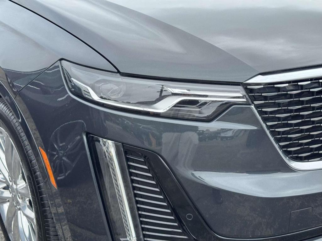 used 2022 Cadillac XT6 car, priced at $36,900