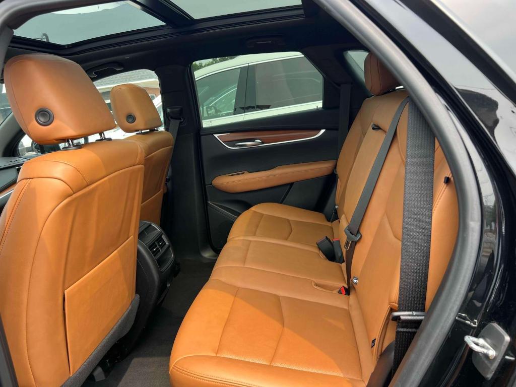 used 2022 Cadillac XT5 car, priced at $30,900