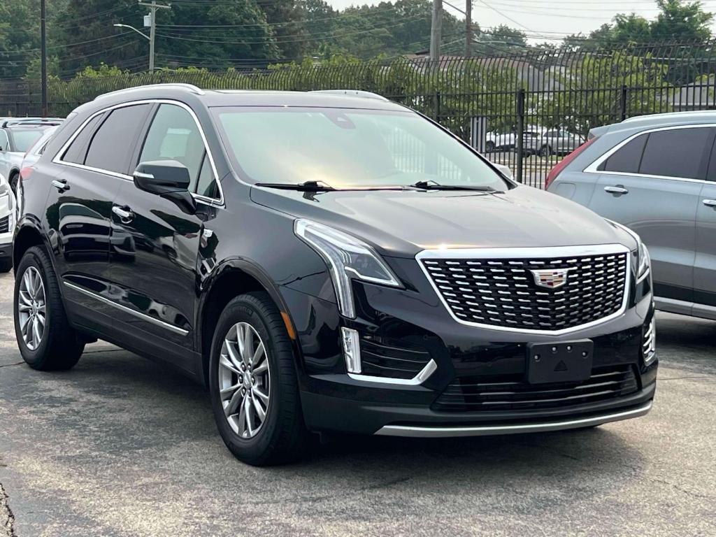 used 2022 Cadillac XT5 car, priced at $30,900