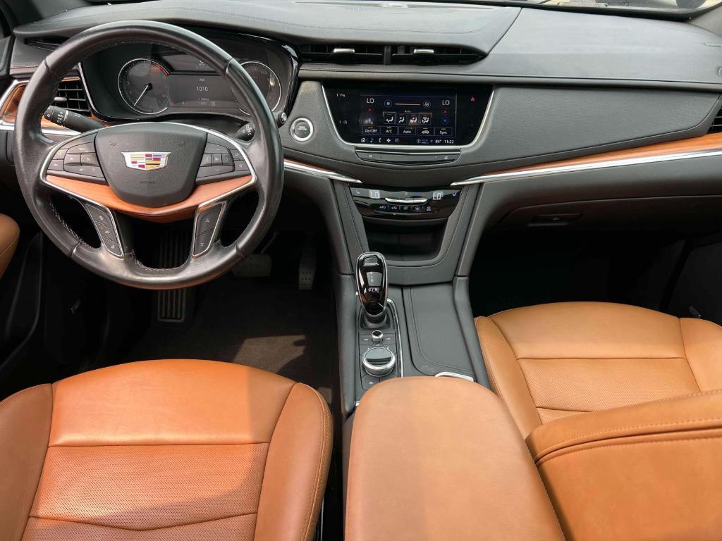 used 2022 Cadillac XT5 car, priced at $30,900