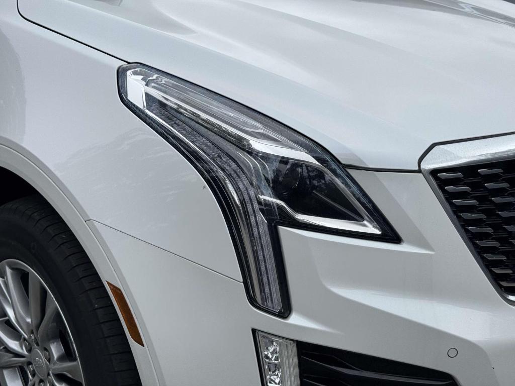 used 2022 Cadillac XT5 car, priced at $33,900