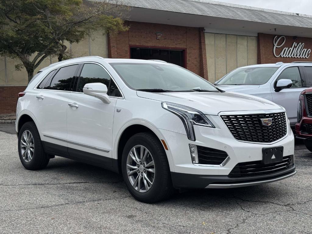 used 2022 Cadillac XT5 car, priced at $33,900