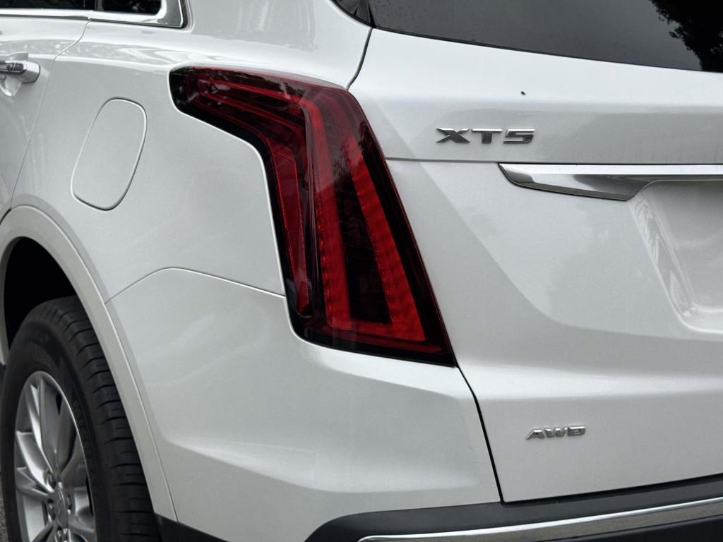 used 2022 Cadillac XT5 car, priced at $33,900