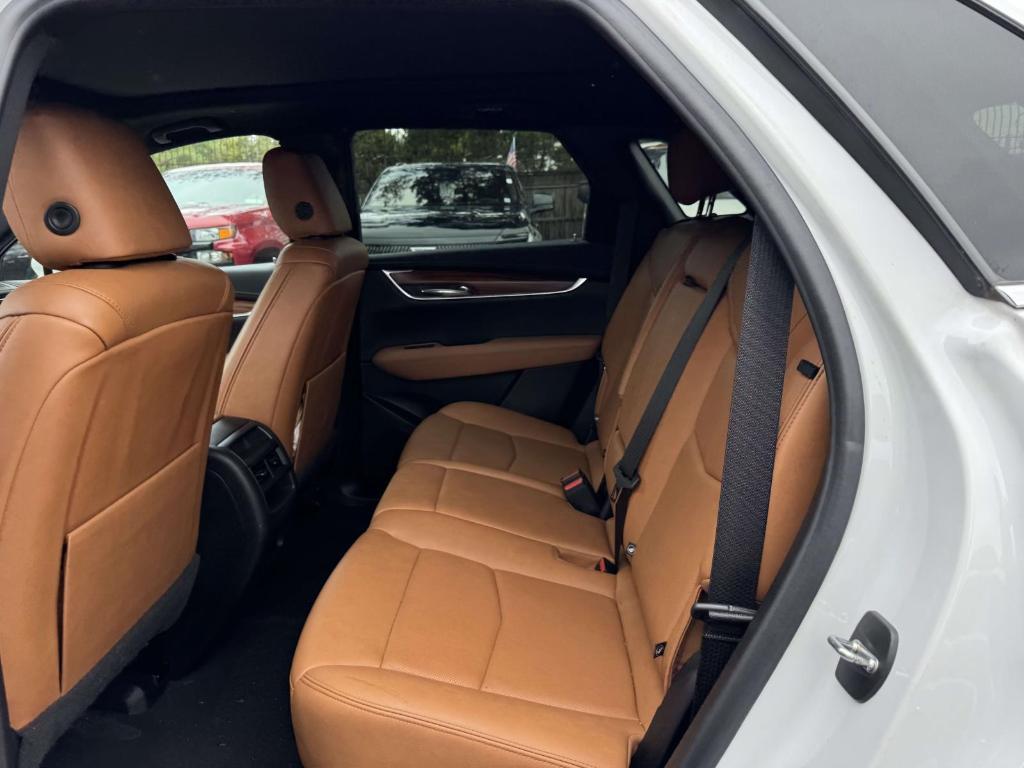 used 2022 Cadillac XT5 car, priced at $33,900